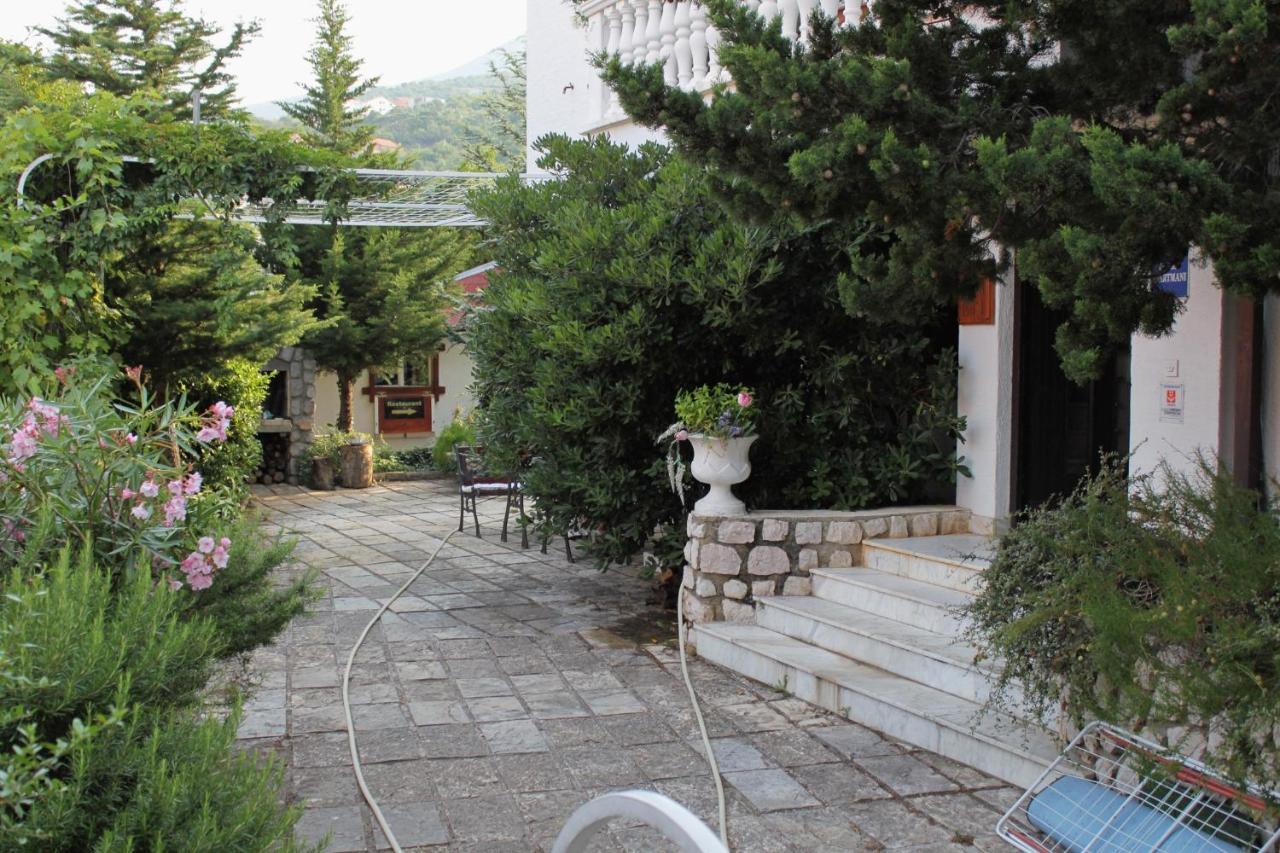 Apartments And Rooms With Parking Space Klenovica, Novi Vinodolski - 5590 Eksteriør billede